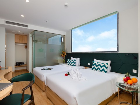media/roomtypes/030220024403/gallery/khach-san-crown-nha-trang-18.png