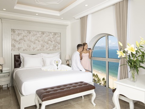 media/roomtypes/030220030150/gallery/khach-san-merperle-beach-nha-trang-29.png