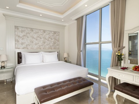 media/roomtypes/030220030249/gallery/khach-san-merperle-beach-nha-trang-31.png