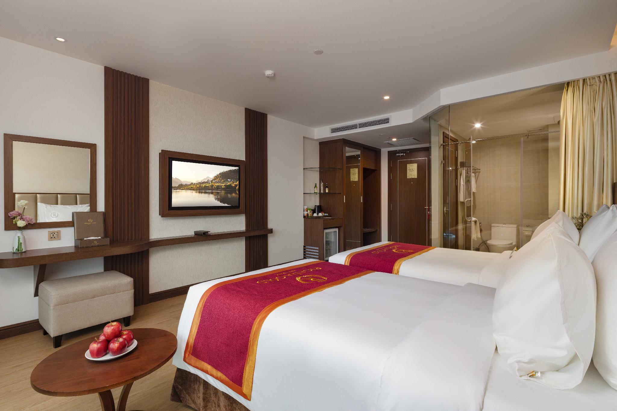 media/roomtypes/030220092454/gallery/khach-san-regalia-gold-nha-trang-32.png