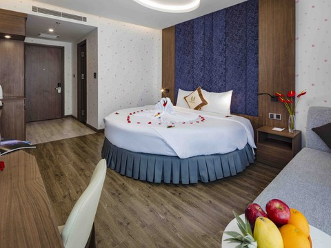 Deluxe honeymoon (Đang cập nhật)