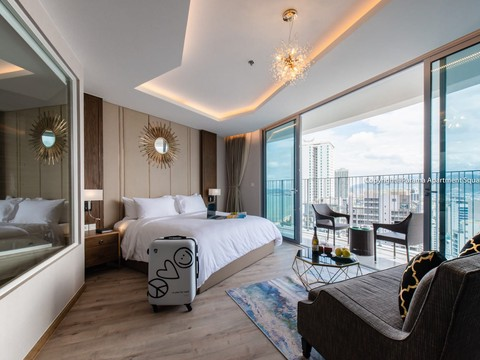 media/roomtypes/030220113915/gallery/parama-apartment-square-central-12.png