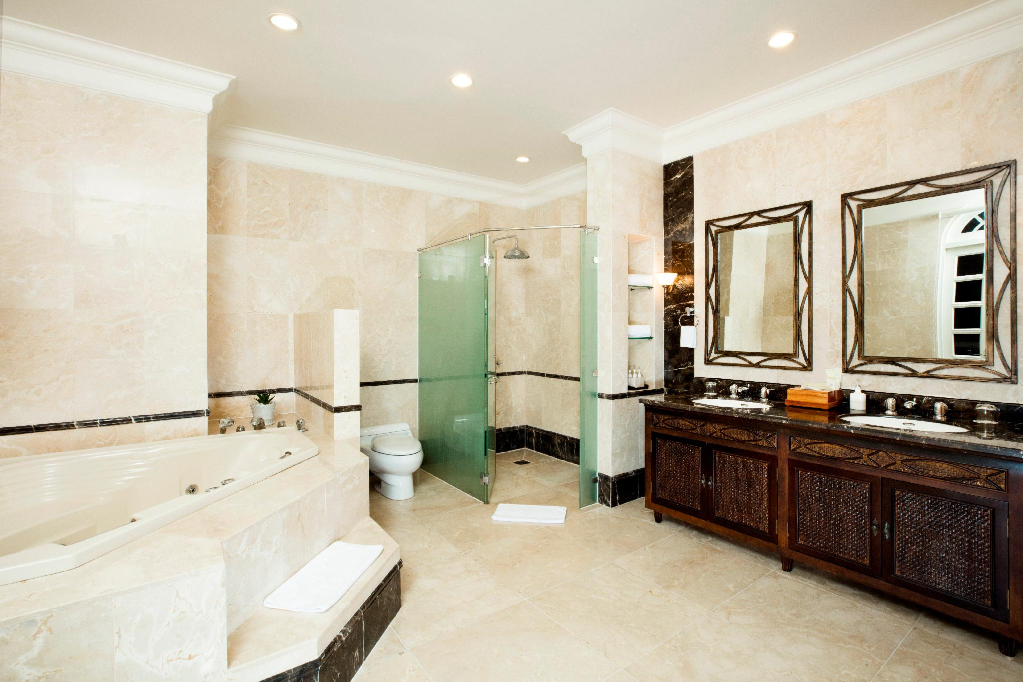 media/roomtypes/030220120913/gallery/sunrise-nha-trang-resort-2.png