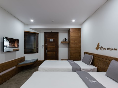 Deluxe Sea View ( Double / Twin )