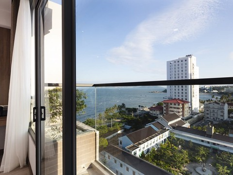 Senior deluxe Sea with balcony