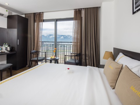 media/roomtypes/050220094958/gallery/khach_san_meriton_nha_trang_19.png