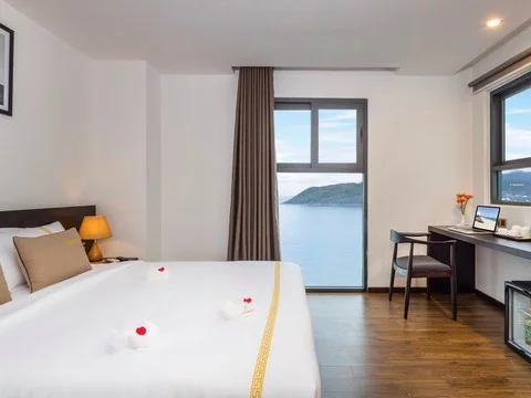 media/roomtypes/050220095134/gallery/khach_san_meriton_nha_trang_21.png