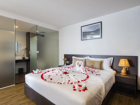 media/roomtypes/050220095134/gallery/khach_san_meriton_nha_trang_24.png