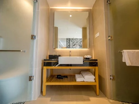 media/roomtypes/080120050050/gallery/khach-san-quinter-central-nhatrang-211.png