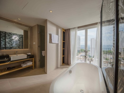 media/roomtypes/080120050501/gallery/khach-san-quinter-central-nhatrang-39.png