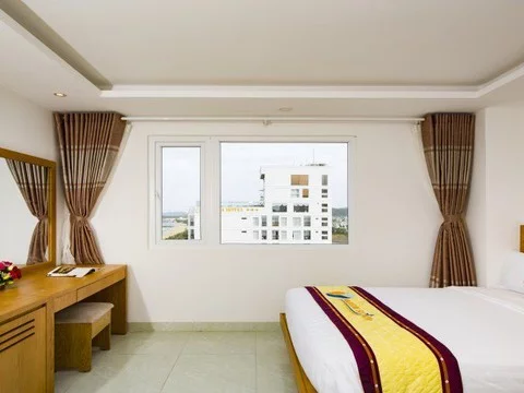 media/roomtypes/080120100107/gallery/oxg1486626024_khach_san_majestic_star_nha_trang.png