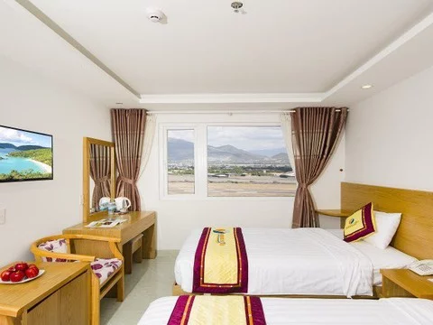 media/roomtypes/080120100645/gallery/uho1486626026_khach_san_majestic_star_nha_trang.png