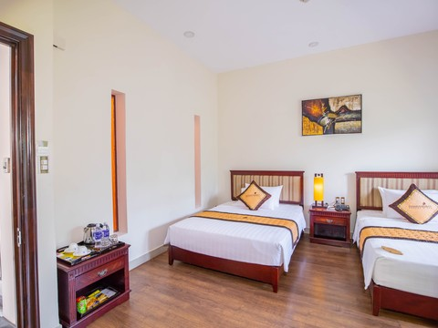 media/roomtypes/080120102558/gallery/saazn70ks_diamond_bay_resort_spa.png