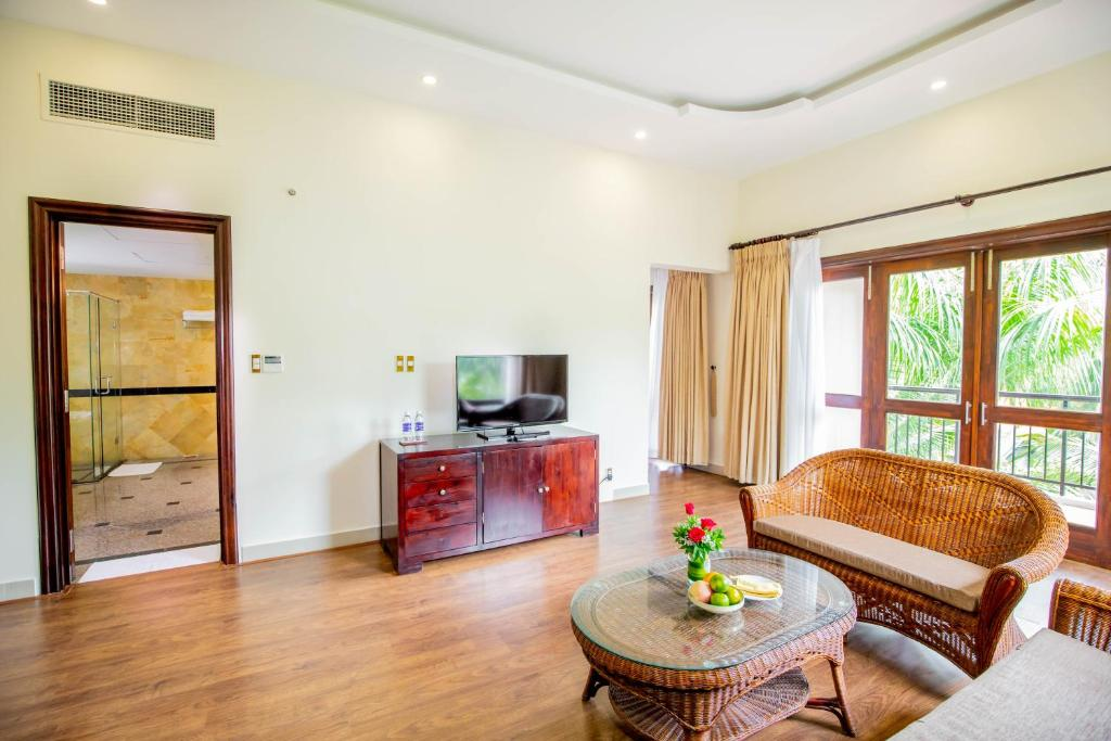 media/roomtypes/080120104924/gallery/224232459_diamond_bay_resort_spa.png