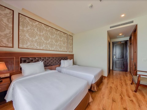 media/roomtypes/080120113357/gallery/ltj1529290452_imperial_nha_trang_hotel.png