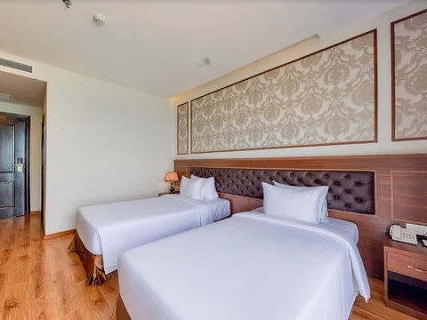 media/roomtypes/080120113357/gallery/oaw1529290452_imperial_nha_trang_hotel.png