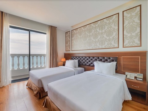 media/roomtypes/080120113611/gallery/pxl1529290478_imperial_nha_trang_hotel.png
