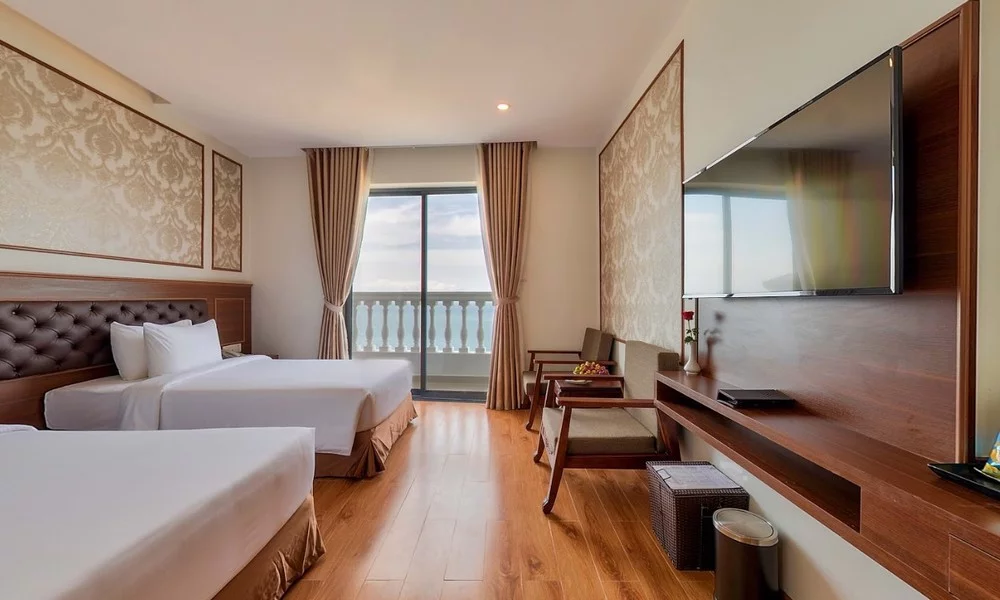 media/roomtypes/080120113755/gallery/rje1529290500_imperial_nha_trang_hotel.png