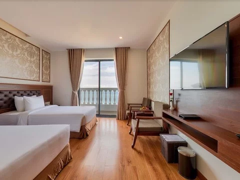 media/roomtypes/080120114030/gallery/rje1529290500_imperial_nha_trang_hotel.png
