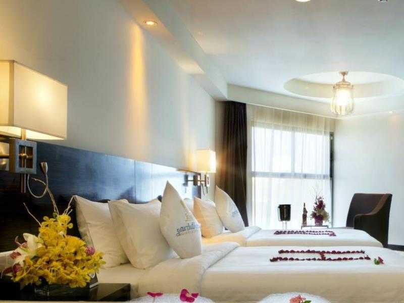 media/roomtypes/080323115649/gallery/khach-san-havana-nha-trang-3-deluxe-city-view-4.jpg