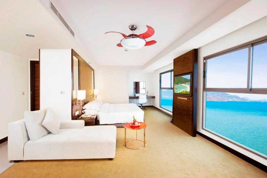 Executive Suite (Đang cập nhật)