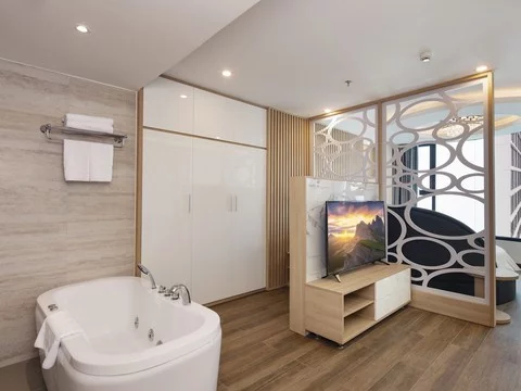 media/roomtypes/090120043658/gallery/khach-san-lucky-sun-nha-trang-32.png
