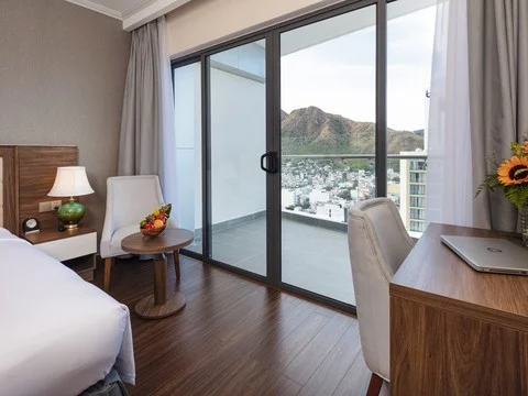 media/roomtypes/090120045705/gallery/nha-trang-horizon-hotel-17.png