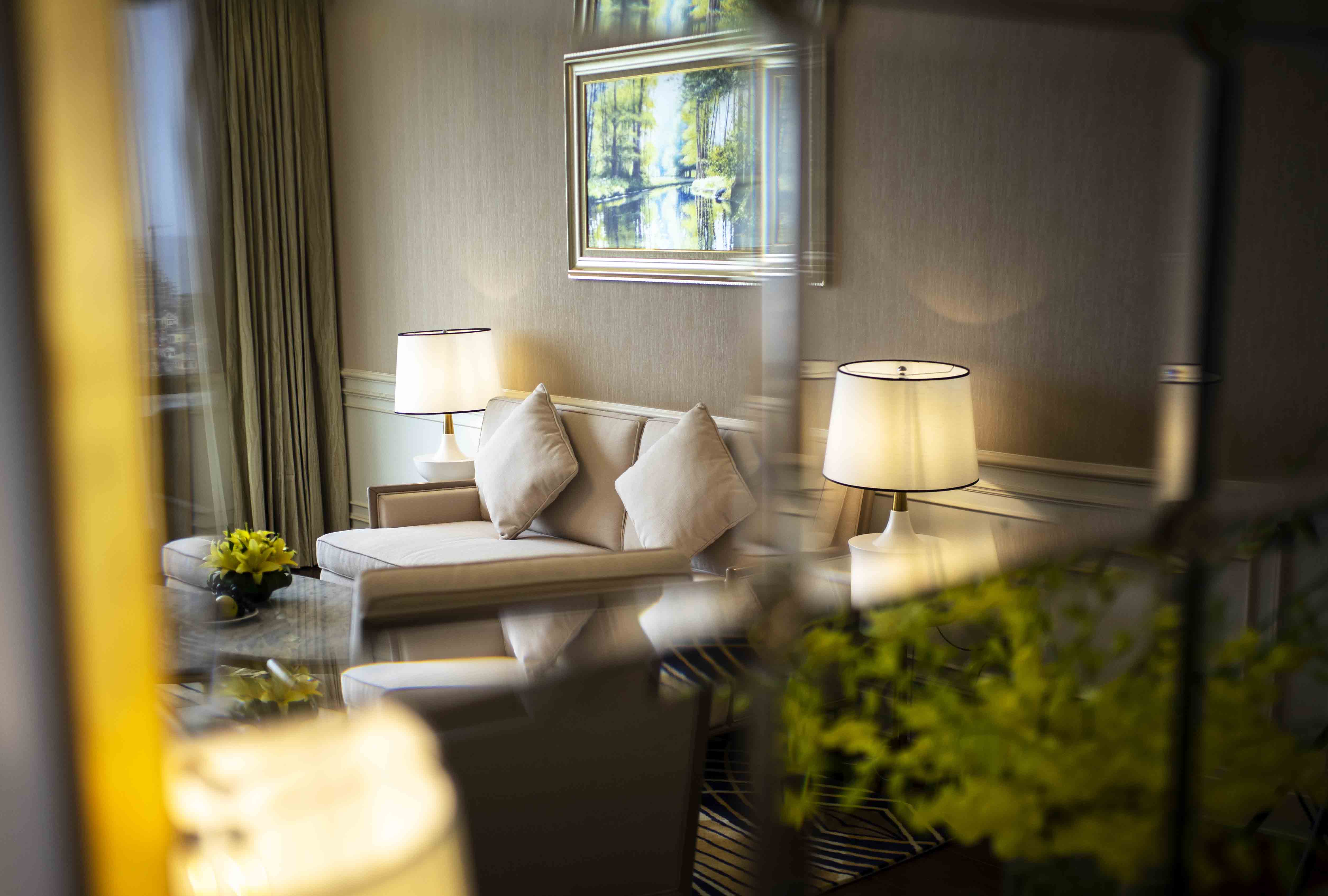 media/roomtypes/090121085905/gallery/vinpearl-hotel-quang-binh-executive-3.jpg