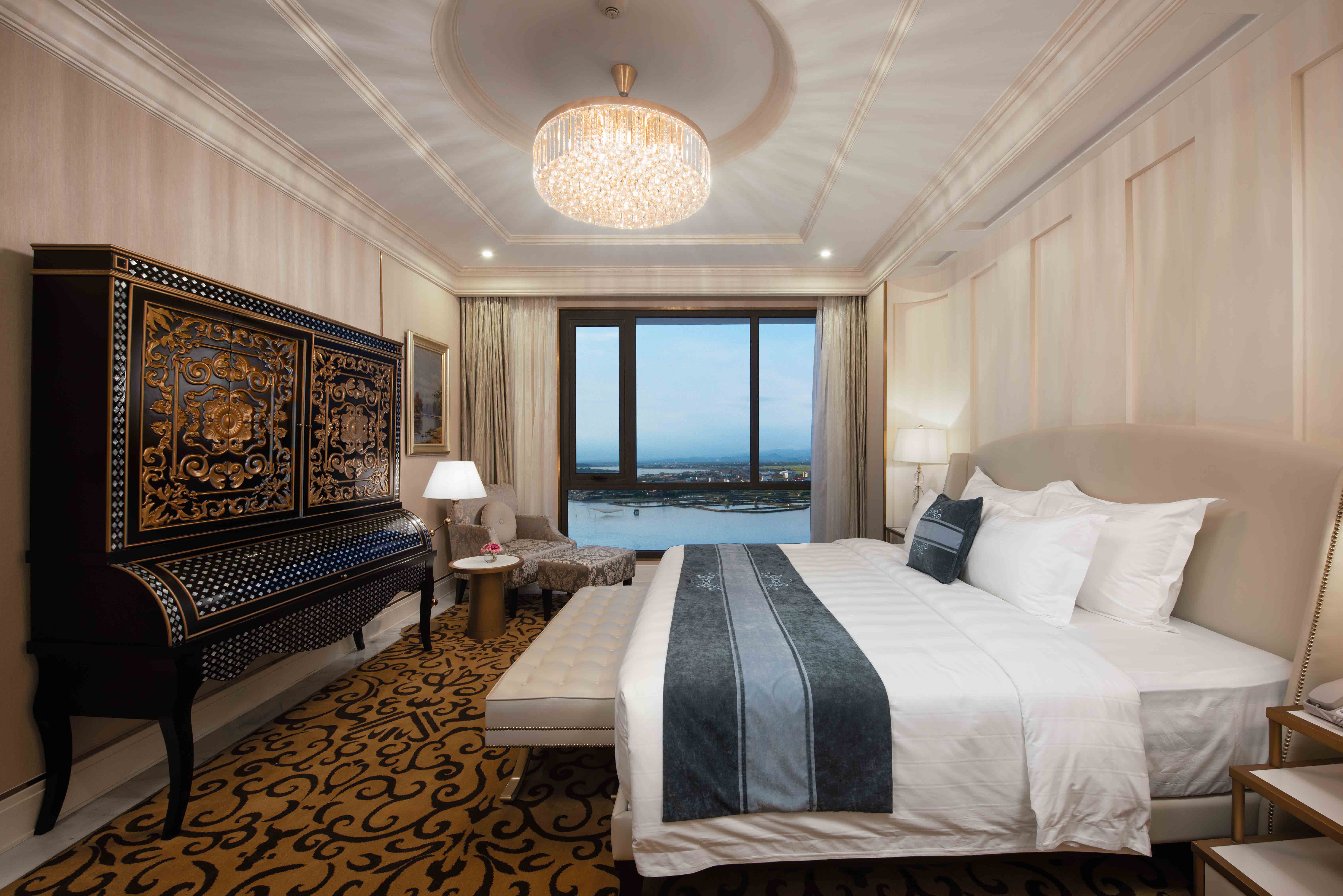 media/roomtypes/090121085905/gallery/vinpearl-hotel-quang-binh-executive-5.jpg