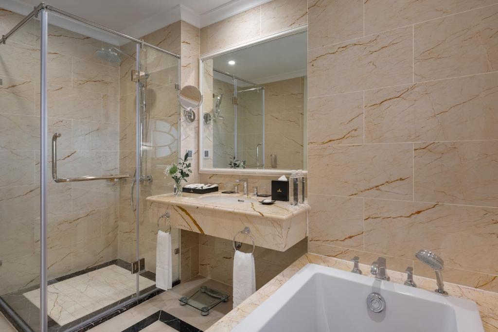 media/roomtypes/090121090131/gallery/vinpearl-hotel-rivera-hai-phong-elegant-4.jpg