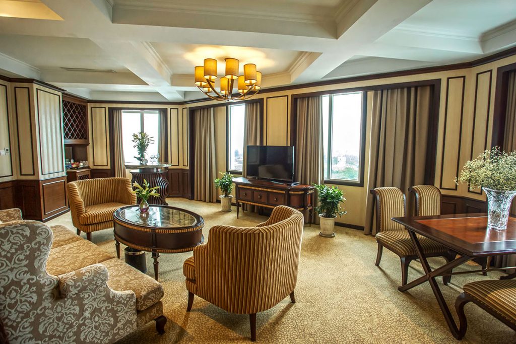 media/roomtypes/090121090741/gallery/vinpearl-hotel-rivera-hai-phong-presidential-1.jpg