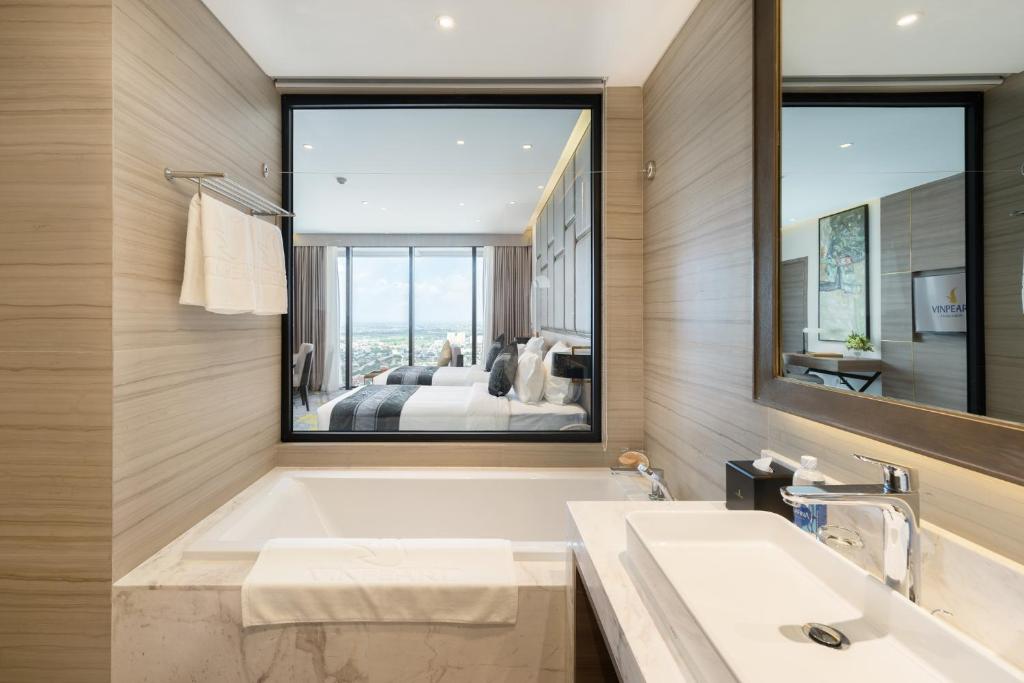 media/roomtypes/090121090944/gallery/vinpearl-hotel-thanh-hoa-business-5.jpg