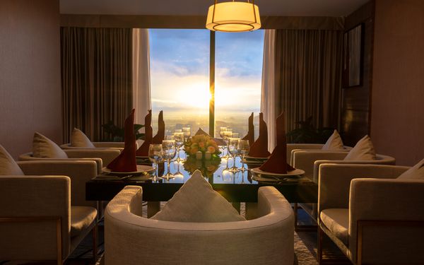 media/roomtypes/090121091220/gallery/vinpearl-hotel-thanh-hoa-presidential-1.jpg