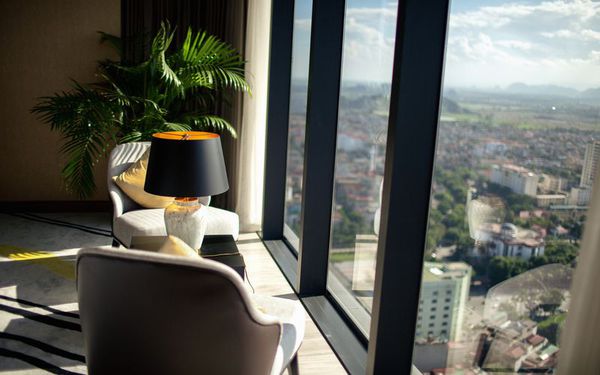 media/roomtypes/090121091220/gallery/vinpearl-hotel-thanh-hoa-presidential-6.jpg