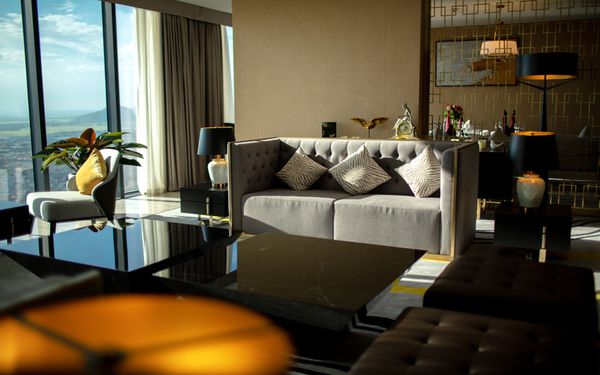 media/roomtypes/090121091220/gallery/vinpearl-hotel-thanh-hoa-presidential.jpg