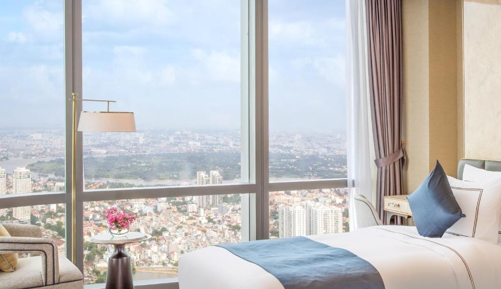 media/roomtypes/090121114420/gallery/vinpearl-luxury-landmark-81-premier-3.jpg