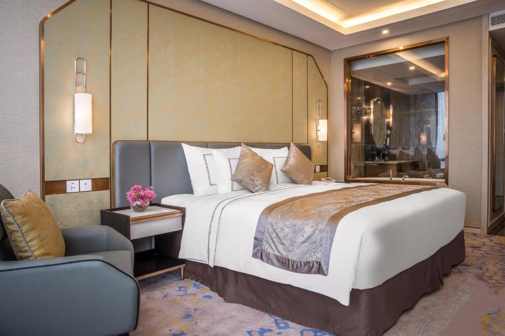 media/roomtypes/090121114420/gallery/vinpearl-luxury-landmark-81-premier.jpg