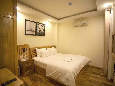media/roomtypes/100120023632/gallery/oxl1499247464_khach_san_senkotel_nha_trang.png