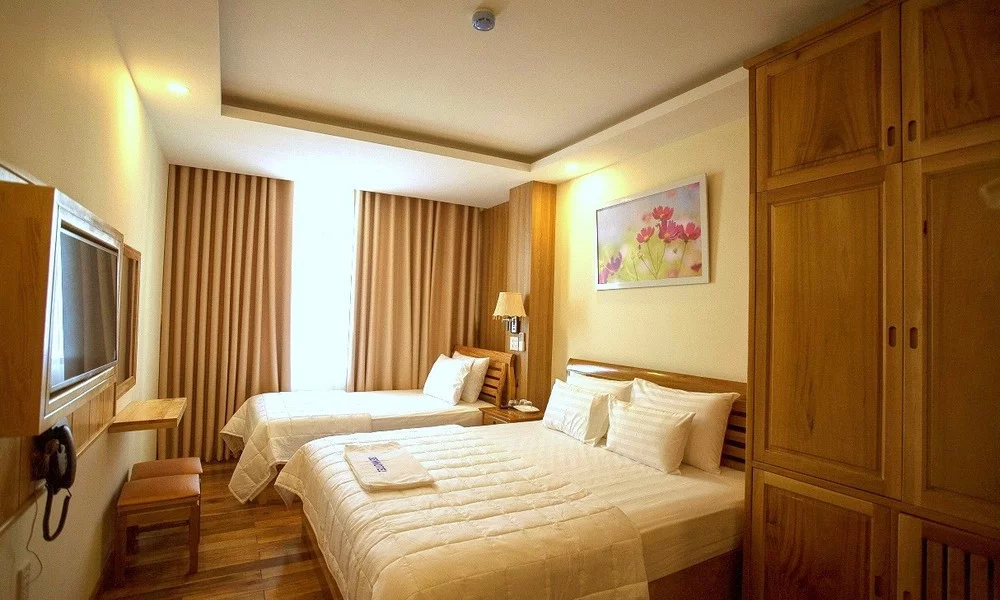 media/roomtypes/100120024132/gallery/f2x1499245992_khach_san_senkotel_nha_trang.png