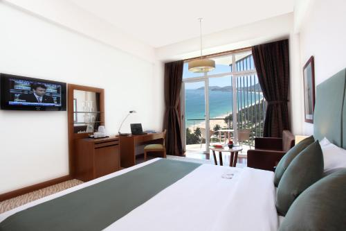 media/roomtypes/100220102628/gallery/khach-san-novotel-nha-trang-12.png