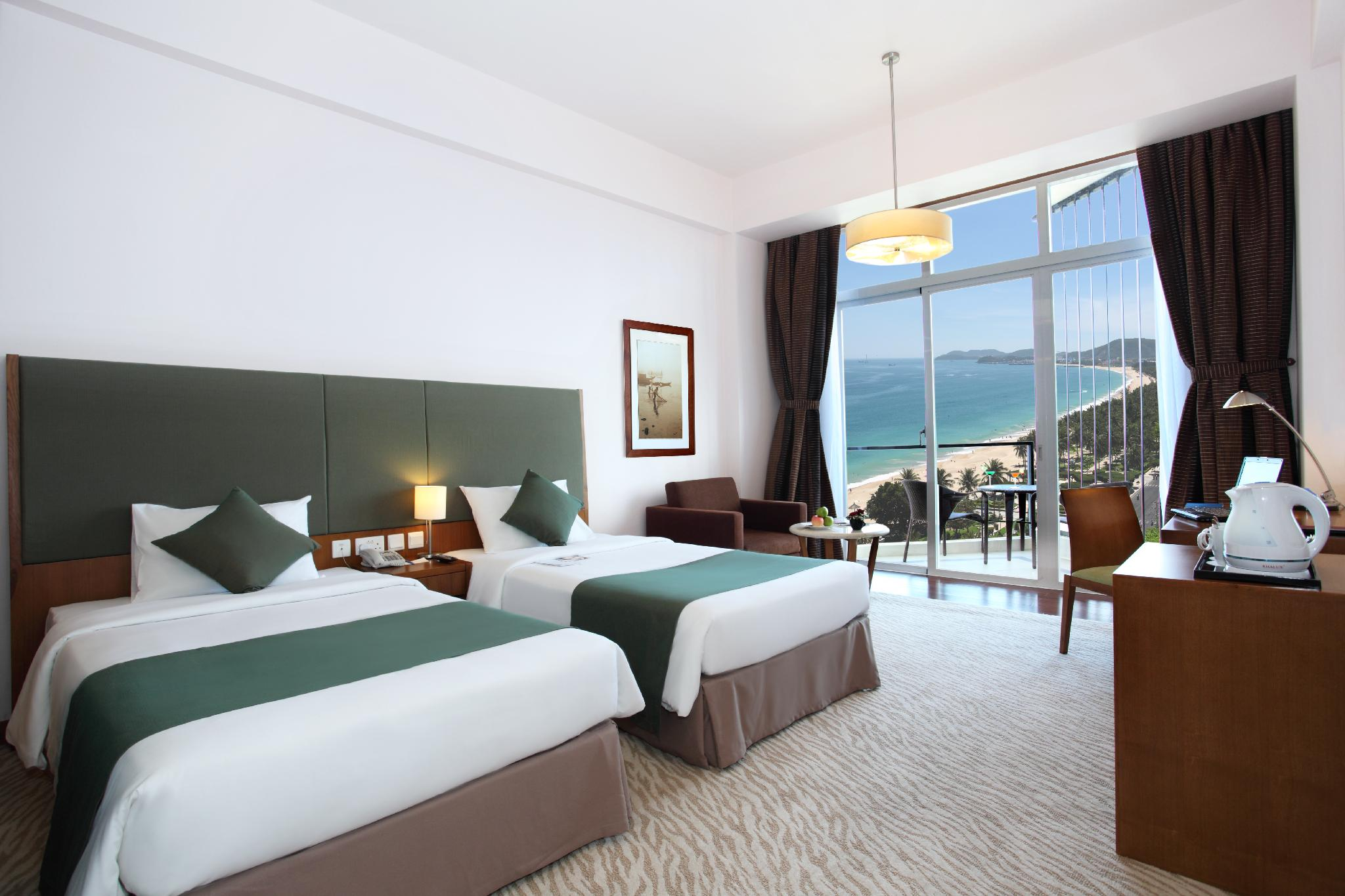 media/roomtypes/100220102628/gallery/khach-san-novotel-nha-trang-15.png