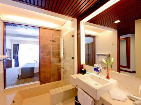 media/roomtypes/100220102912/gallery/khach-san-novotel-nha-trang-23.png