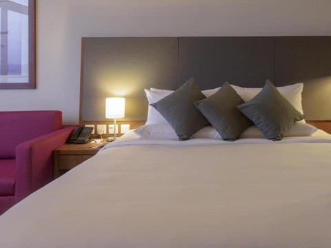 media/roomtypes/100220103200/gallery/khach-san-novotel-nha-trang-32.png