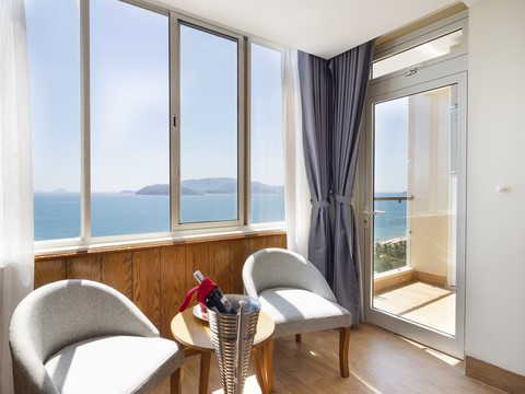 media/roomtypes/100220112943/gallery/khach-san-glory-nha-trang-29.png