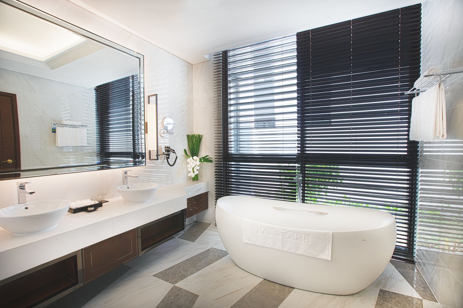 media/roomtypes/110121020145/gallery/vinpearl-resort-golf-nam-hoi-an-villa-2-bedroom-2.jpg