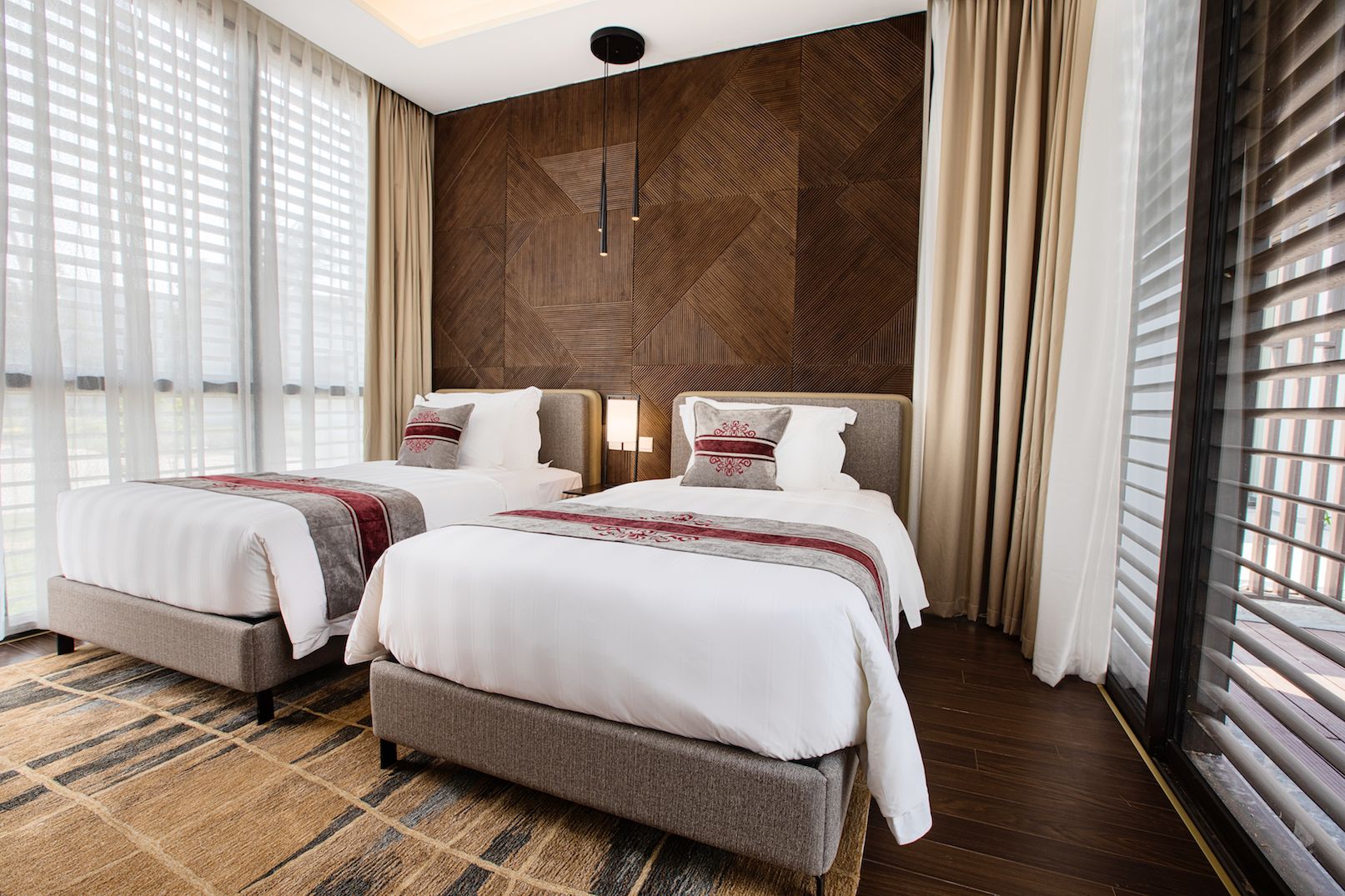 media/roomtypes/110121020145/gallery/vinpearl-resort-golf-nam-hoi-an-villa-2-bedroom-4.jpg
