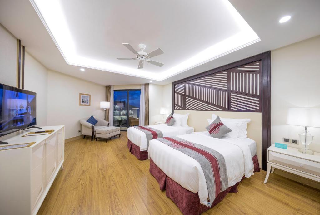 media/roomtypes/110121090928/gallery/vinpearl-resort-spa-hoi-an-duluxe-ocean-view-6.jpg