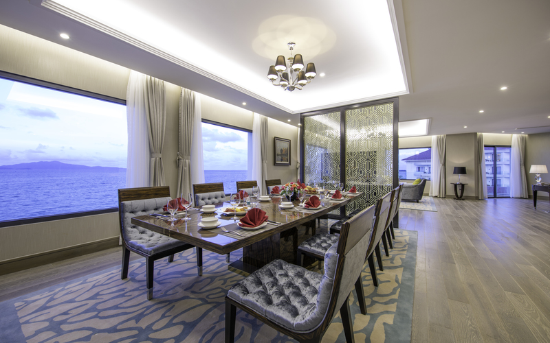 media/roomtypes/110121091236/gallery/vinpearl-resort-spa-hoi-an-presidential-suite-7.jpg