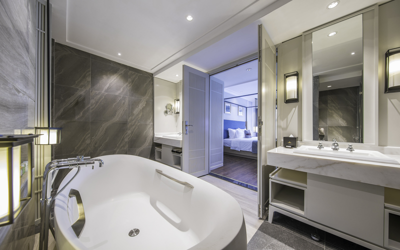 media/roomtypes/110121092949/gallery/vinpearl-resort-spa-hoi-an-villa-5-bedrooom-ocean-view-7.jpg