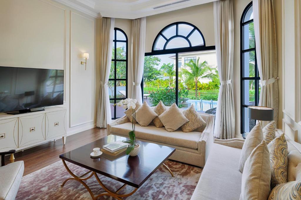 media/roomtypes/110121095317/gallery/vinpearl-discovery-2-phu-quoc-villa-3-bedroom.jpg